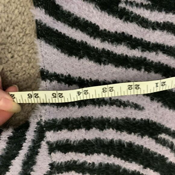 Torrid Plus Size 1X Fuzzy Sweater Zebra Animal Print Striped - Picture 4 of 5